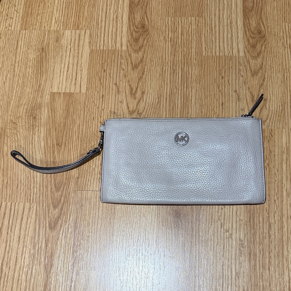 Michael Kors Pebbled Leather Wristlet in Light Gray